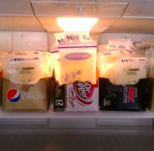 This mom who uses 12-pack soda boxes to separate breast milk.