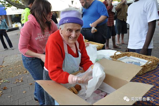退休后给流浪汉们继续做了整整38年的汤...这个91岁的老奶奶，无比赞~