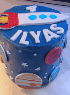 space-planet-birthday-cake-2