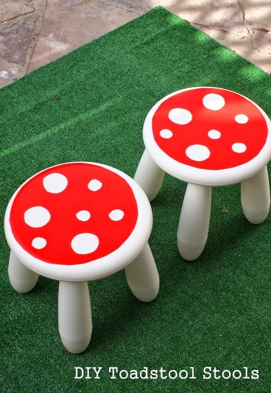Level up by making toadstools with the Mammut and contact paper.