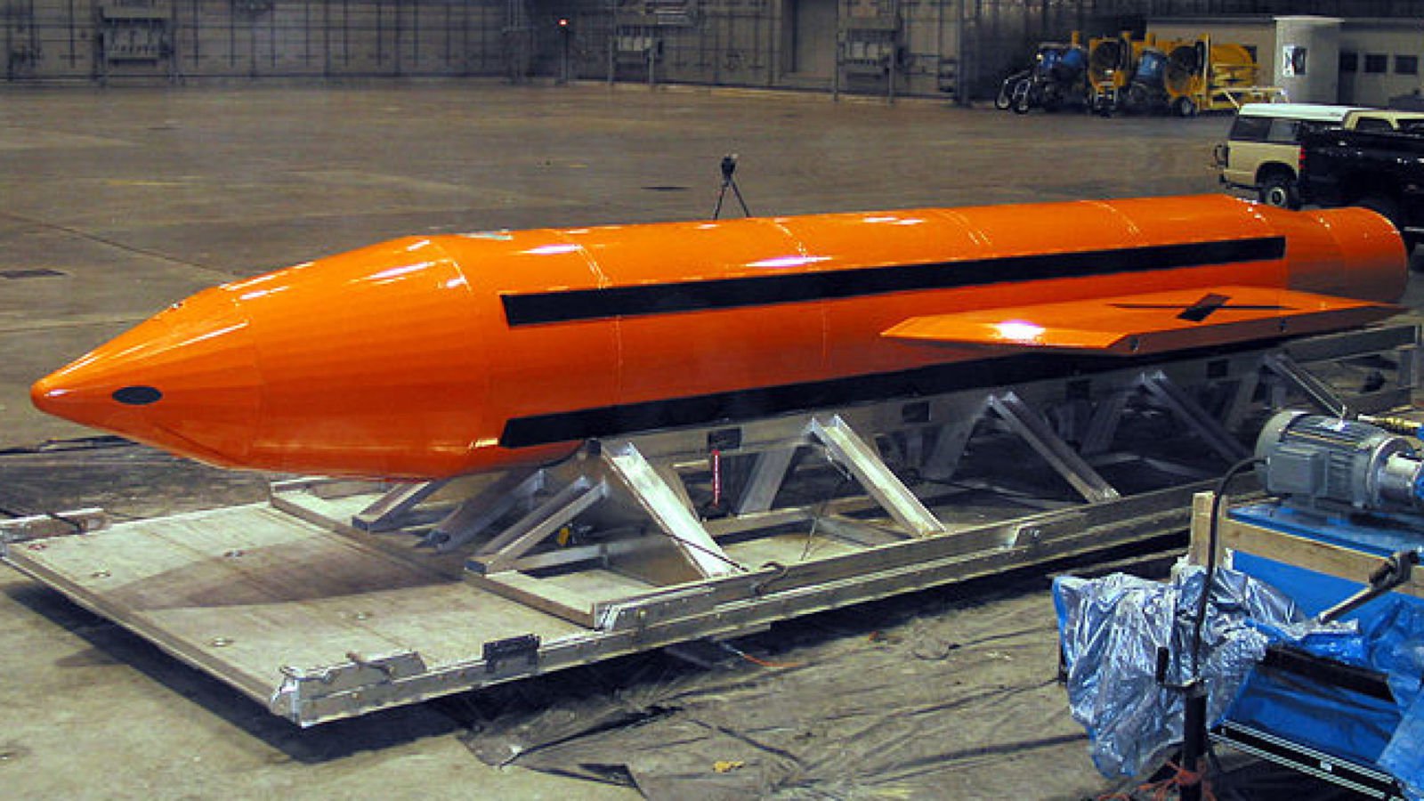 America Just Dropped The Mother Of All Bombs On ISIS Target f8ca657227201c1f8e4ff4b9f21d3700bbeef6e92cd146be34c8b70fcfcd1a44 3930239