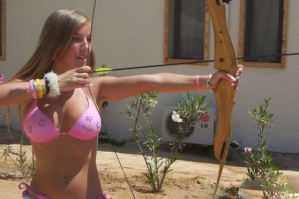 bow arrow archery girls 600 21 Pull and release with some archery girls (54 Photos)