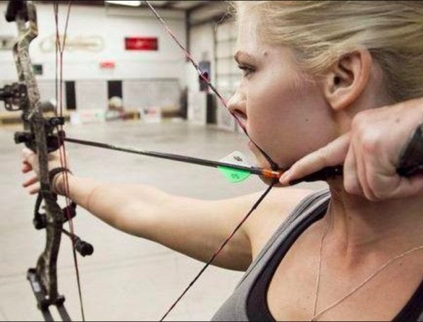 bow arrow archery girls 600 71 Pull and release with some archery girls (54 Photos)