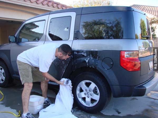 He also tried washing cars, but it turns out that wedding dresses don′t hold water very well.