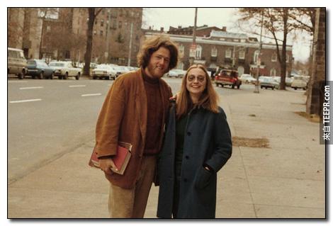 比爾·克林頓 (Bill Clinton) －第42任美國總統原來以前看起來就像是個嬉皮！(照片裡還有他的太太希拉蕊 Hilary Clinton)
