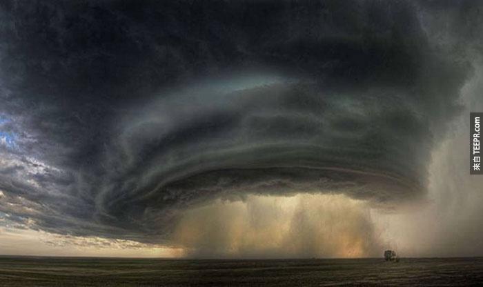15）超級單體雷暴在蒙大拿州，2010（美國）
