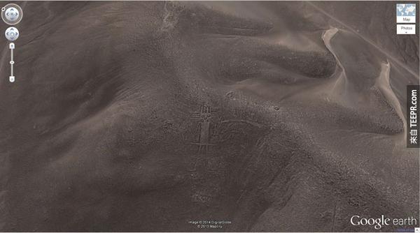 20.) 一個友善的巨人圖形 (19°56’56.96″S 69°38’1.83″W) Huara，塔拉帕卡，智利