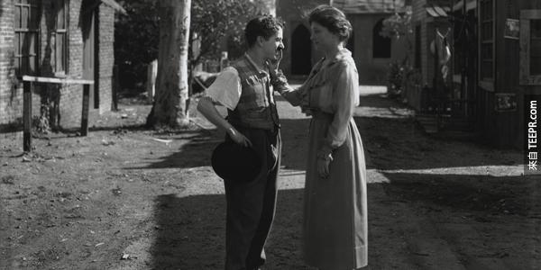 海倫‧凱勒跟卓別林在好萊塢的會面 - 1919年。