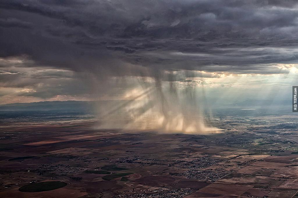 布莱顿，科罗拉多州的风暴雨。