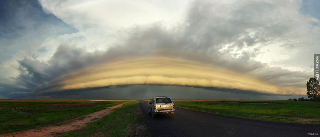 一個快速逼近的風暴 (約克角，澳大利亞)。