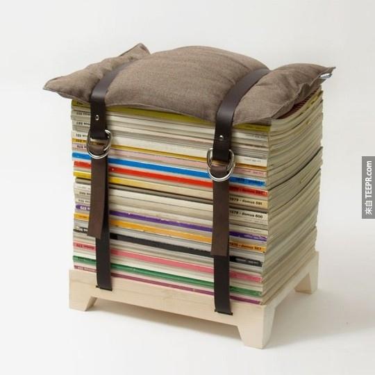 20. 把沒有在念的舊書變成一個凳子。另外還需要兩個帶子跟一個枕頭。