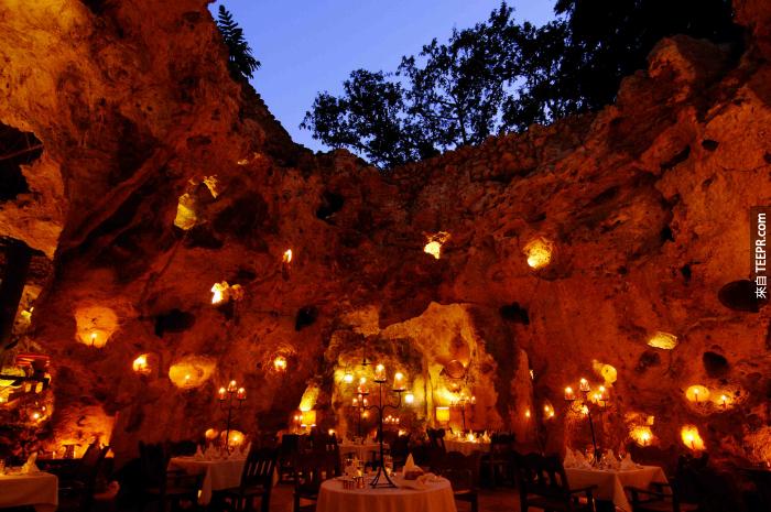 Ali Barbours Cave Restaurant - Diani Beach, Kenya