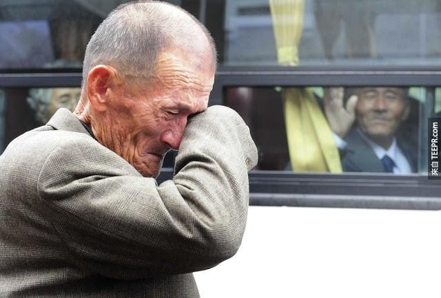 北韓跟南韓的政治情況逼迫一對兄弟需要灑淚永別對方。