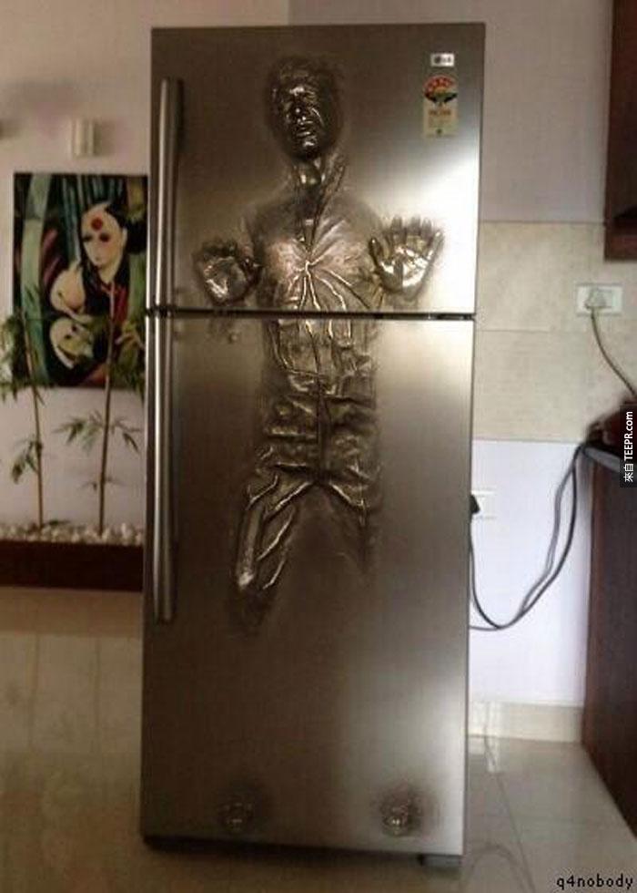 4) 如果你喜欢星际大战的话，你一定会喜欢这台冰箱。