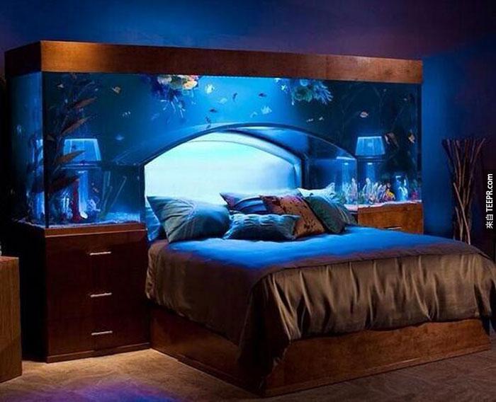 9) 這個水箱床真的太棒了。每天可以夢到小美人魚！