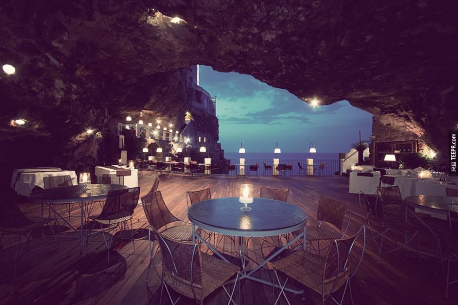 意大利餐廳 Grotta Palazzese，意大利