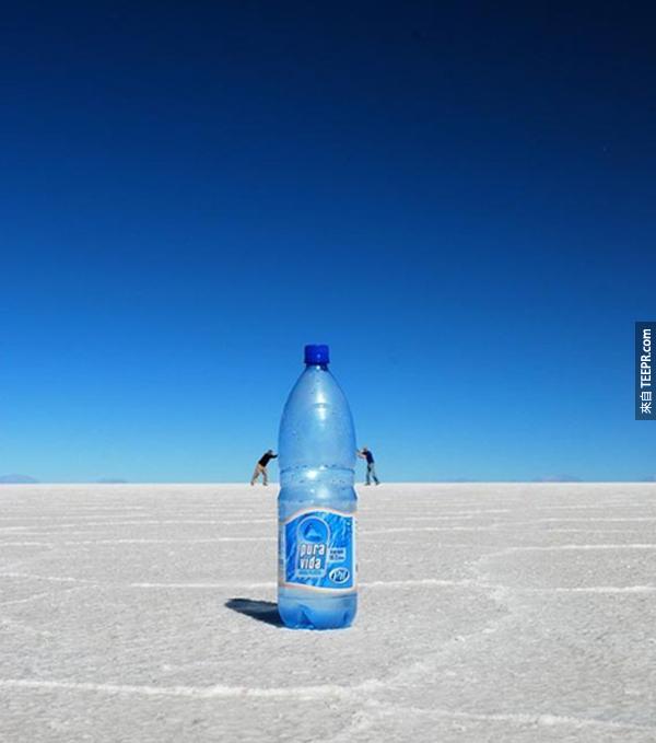 4.) 當你去沙漠的時候，記得一定要帶一大瓶水。