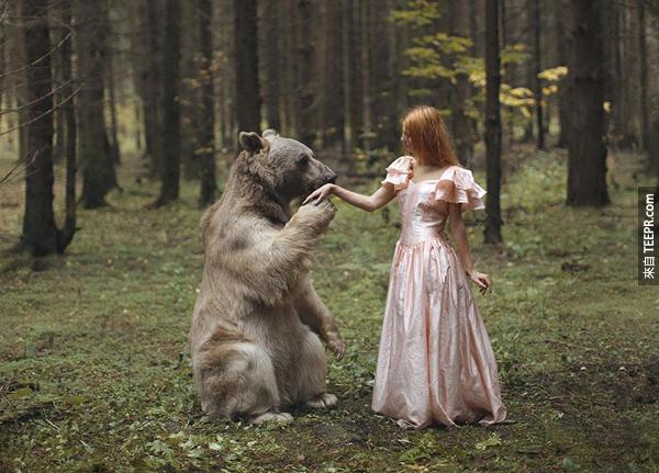 这名莫斯科摄影师的专长就是拍出好像是童话故事的照片。