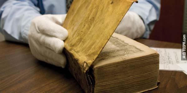 在17世纪的时候，专业人士会充分利用他们用来做研究的尸体 (例如说把人皮用来作书的外皮)。