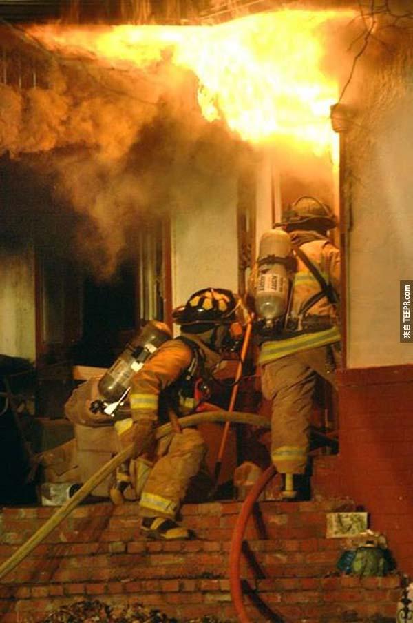 救火不是一个很简单的工作。不是很多人做得到。