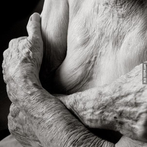 aged-human-body-100-years-old-centenarians-anastasia-pottinger-6