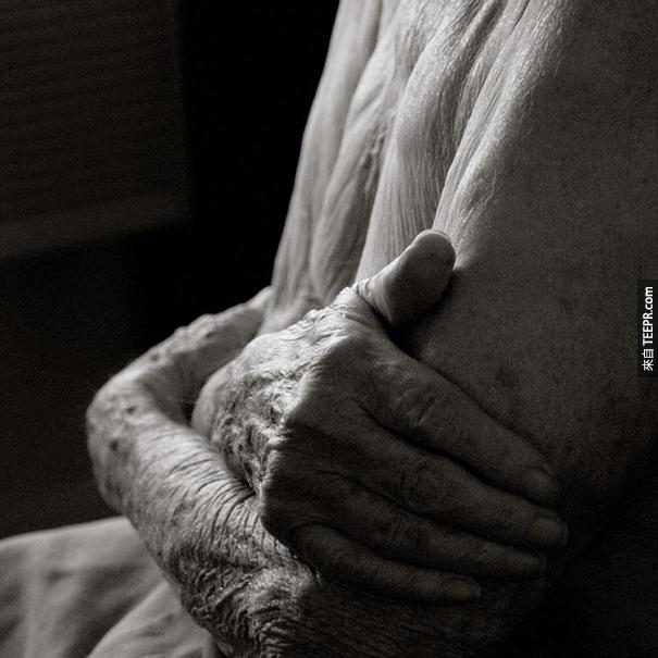 aged-human-body-100-years-old-centenarians-anastasia-pottinger-7