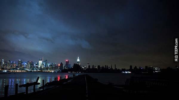 7.) Half of Manhattan, NY, lost power during the aftermath of Hurricane Sandy.