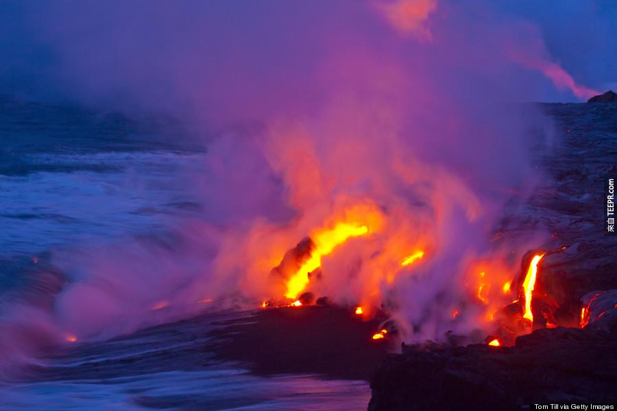 1）岩漿遇到海水的地方 (基拉韋厄火山，大島)。