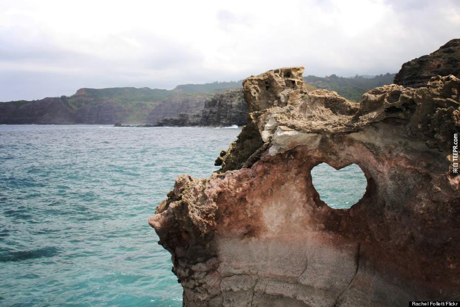 6) The "Heart" near Nakalele Blowhole, Maui.