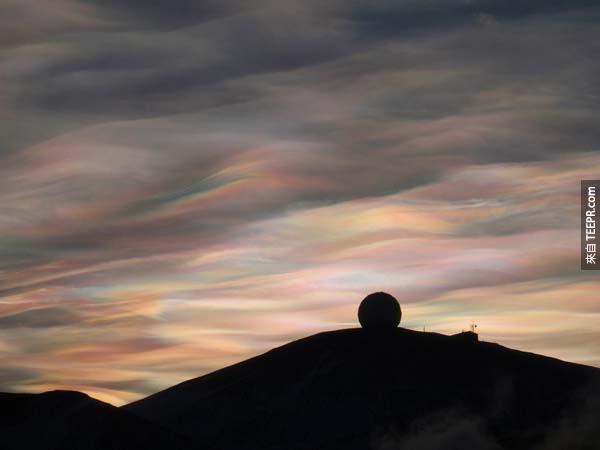 23.) 極地平流層雲(Polar stratospheric clouds):由於它燦爛的光澤，所以也被稱做珍珠雲。