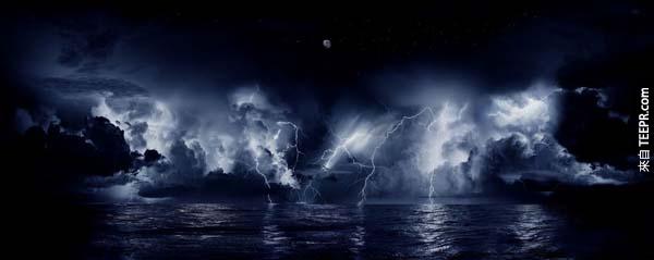 6.) 卡塔通博暴雷 (The Catumbo Lightning): 這個奇特的現象出現在委內瑞拉(Venezuela)卡塔通博河(Catatumbo River)流入馬拉開波湖(Lake Maracaibo)的交界處，一年有140~160個夜晚會出現這樣的景象。