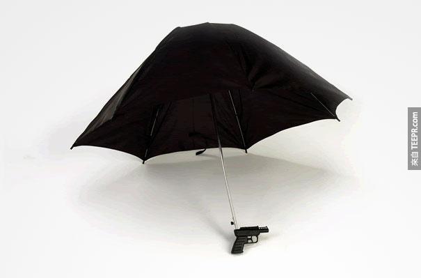 22.)雨傘+水槍！太有趣了，好想要一把～