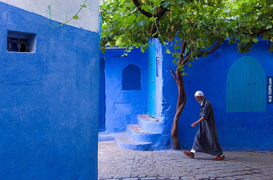 blue-streets-of-chefchaouen-morocco-2