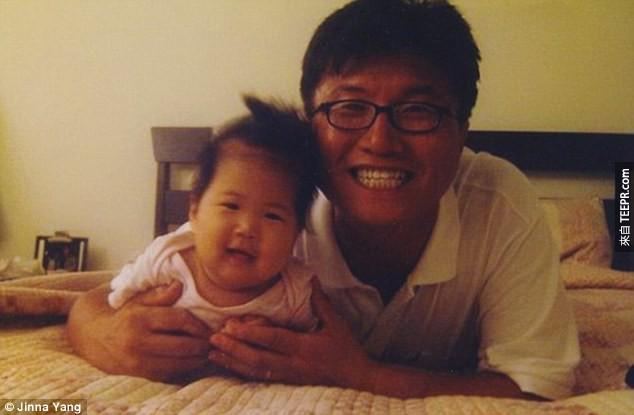 Jinna Yang的父親在兩年前因胃癌過世了。去世前，父親一直放心不下他的家人...