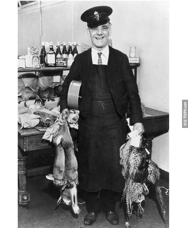 8.)1938年，那时的伦敦邮局允许民众寄送动物尸体，条件是动物的血液不能滴落下来。