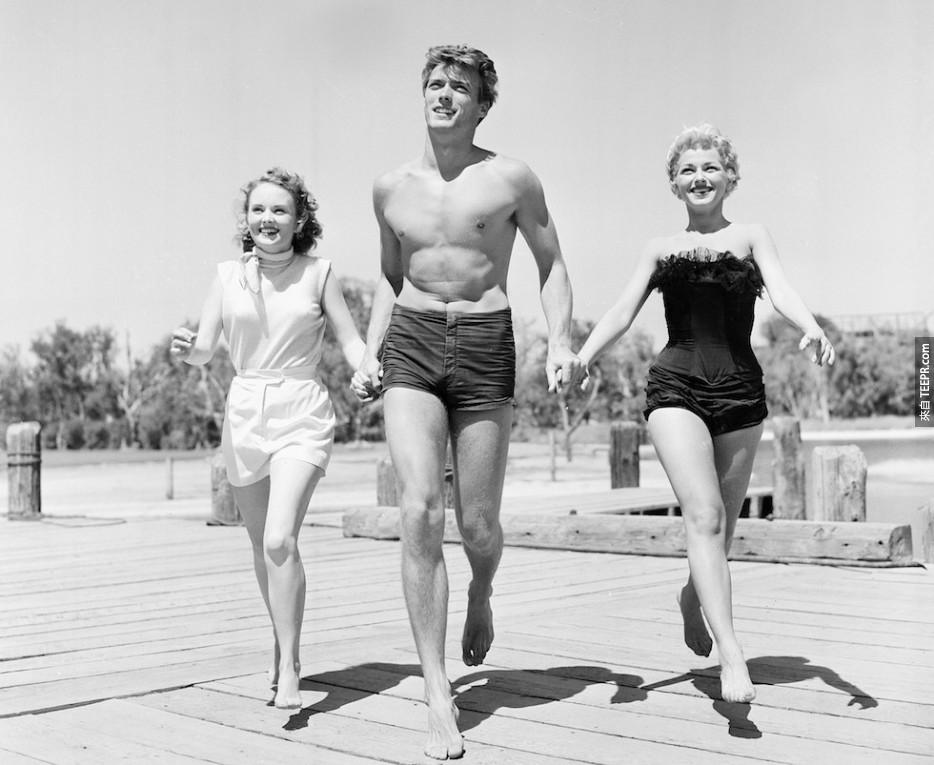 克林特·伊斯特伍德与女演员橄榄斯特吉斯和达尼Crayne在旧金山，1954年。