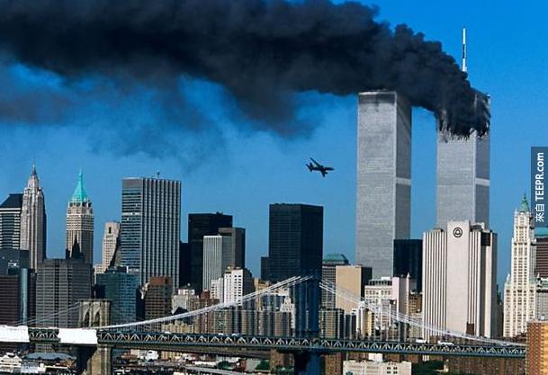 7. 911 事件 （September 11th）:就如同珍珠港事件 （ Pearl Harbor）的例子, 有人認為政府官員早就知道這件事情，卻沒有設法事先阻止。但是更多人相信的是，這整個計畫都是美國政府設計並且執行的。網路上有很多資深建築師討論雙子星大樓倒塌的方式完全不合物理邏輯。其實，有非常多的美國人都堅信這是美國政府幹的事情，因為這種自導自演行動 (False Flag Mission) 本來就是美國的拿手好戲 (連美國歷史裡面都有記載美國的很多不可告人的勾當)。
