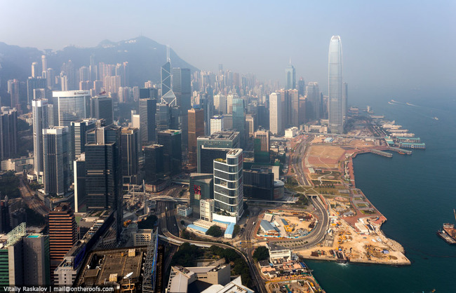 22.)在香港常常有一些云雾。