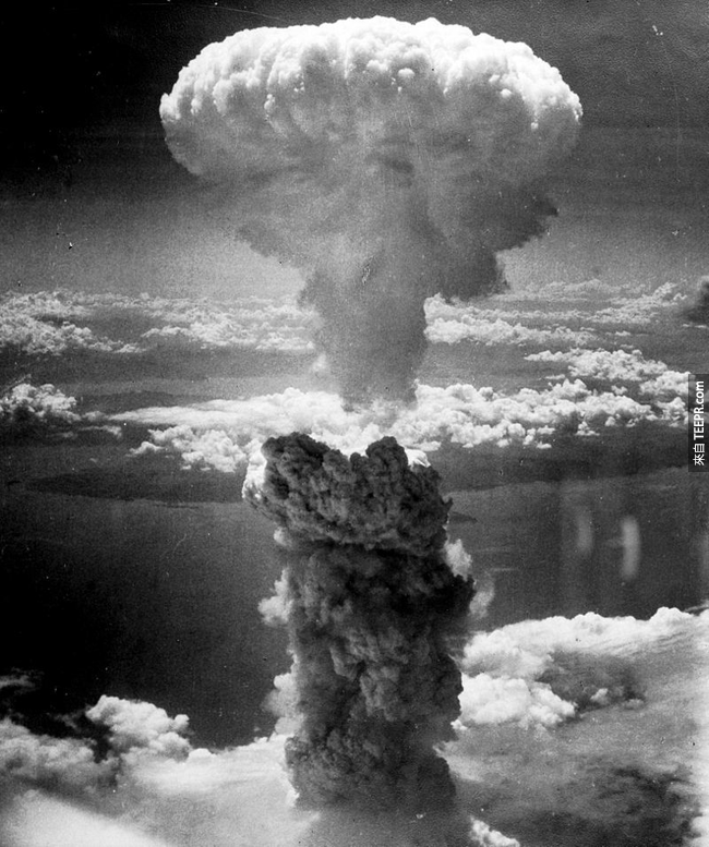 1. 科幻作家赫伯特·喬治·威爾斯(H.G Wells)在1914年預測了將會有核子彈，而原子彈一直到1942年才被發明。在他的小說《The World Set Free》，他甚至還用了「原子彈」這個詞彙。