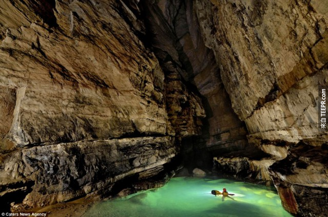 就像多數的洞穴一樣， 二王洞穴擁有許多池子與隱沒的區域，所以探險家們在走路時必須時時關注四周圍，尤其是在下雨天時，要小心這些區域。