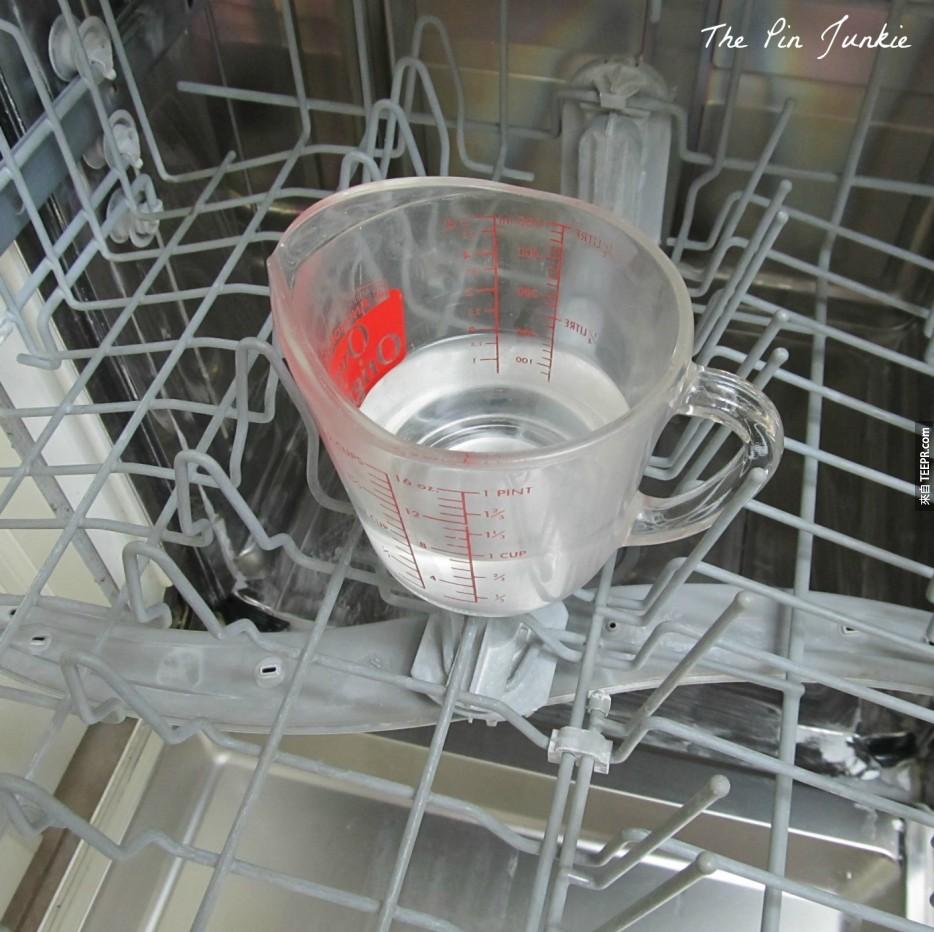 23. 深层的清洁洗碗机