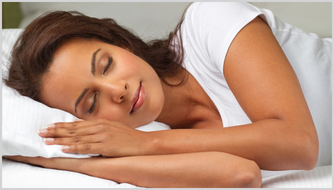 10 Ways to Keep Skin Looking Youthful Sleep