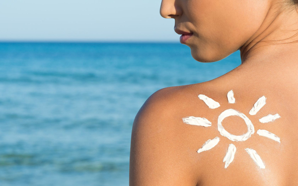10 Ways to Keep Skin Looking Youthful Sun