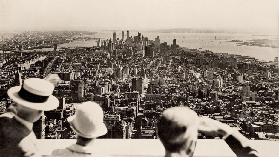 帝國大廈(Empire State Building)開幕時的眺望景象。[1931]