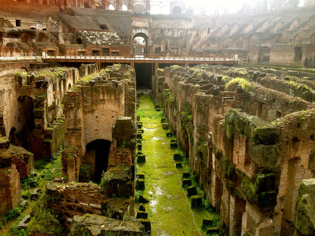 13. 競技場(Colosseum)，義大利(Italy)