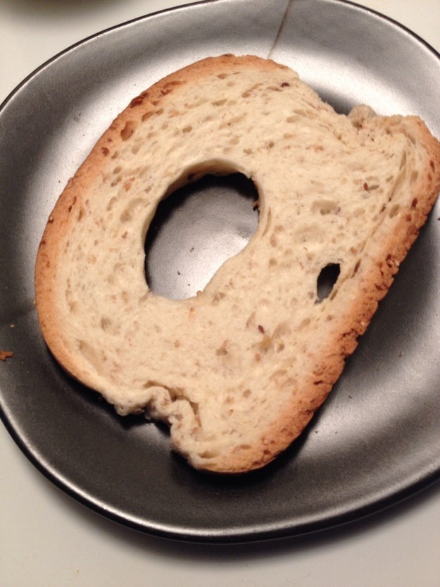 4. 根本不管你想不想涂奶油的面包。