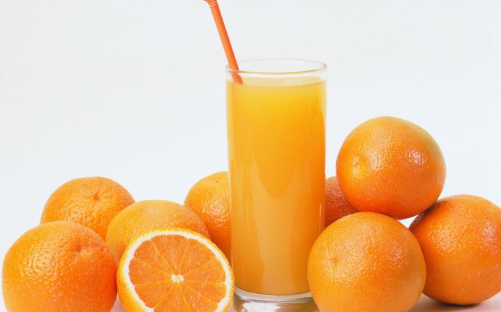 24. 柳橙汁：每杯 112 卡