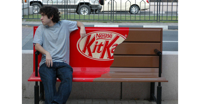 4. Kit Kat：完美地把椅子变成巧克力。