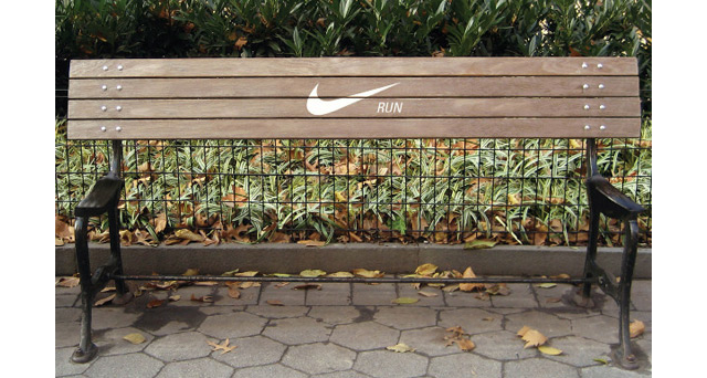 2. Nike：去跑步吧，别坐着啊！
