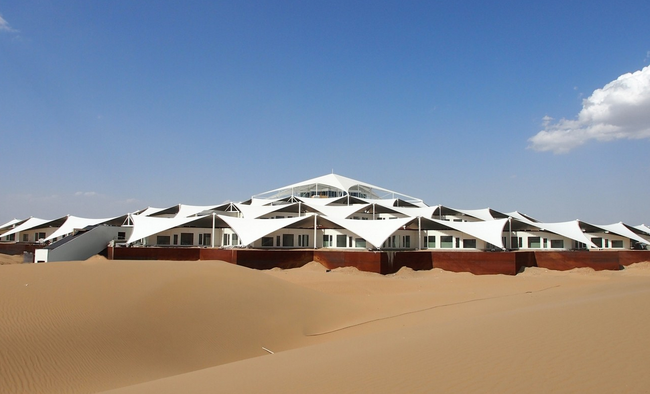 中國 內蒙古自治區，蓮花酒店 (Desert Lotus Hotel, or Sounding Sand Hotel, Ordos, Inner Mongolian Autonomous Region, China)
